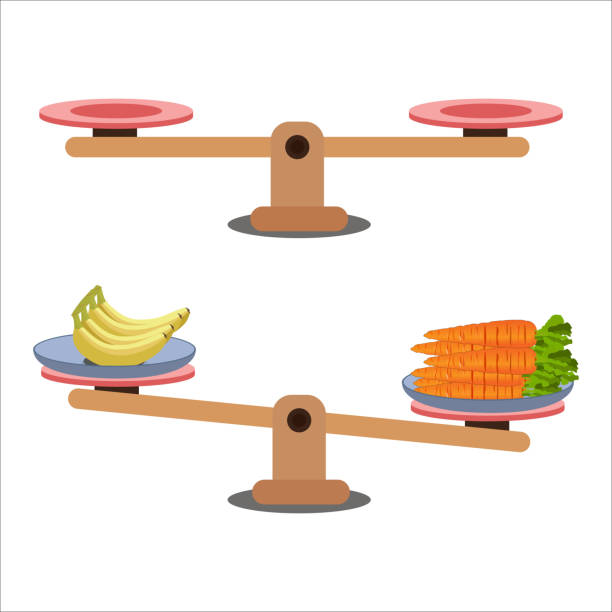 무게 저울은 고립된 흰색 배경에 토마토를 측정하는 저울을 저울로 잡습니다. 시소에서 균형을 잡는 바나나와 당근과 불균형한 상황을 보여주는 무게 비교. 벡터 그림입니다. - symmetry fruit food two objects stock illustrations