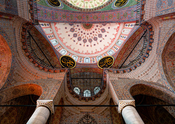 New Mosque (Yeni Cami), originally named Valide Sultan Mosque. Eminönü, Istanbul, Turkey Istanbul, Turkey - October 24, 2022: New Mosque (Yeni Cami), originally named Valide Sultan Mosque. Eminönü, Istanbul. bima stock pictures, royalty-free photos & images