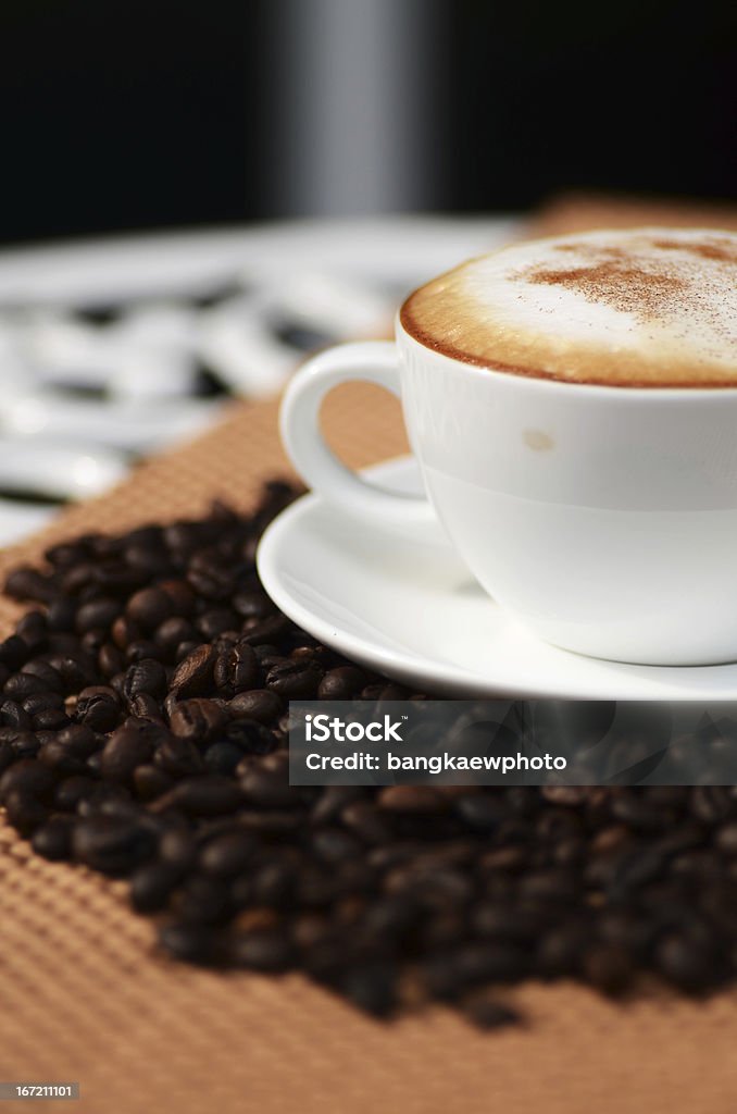 Tazza di caffè - Foto stock royalty-free di Caffeina