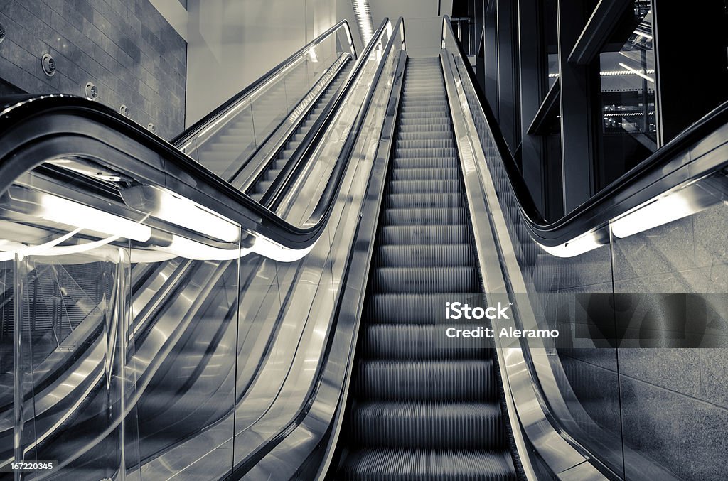 Escalera mecánica - Foto de stock de Actividad libre de derechos