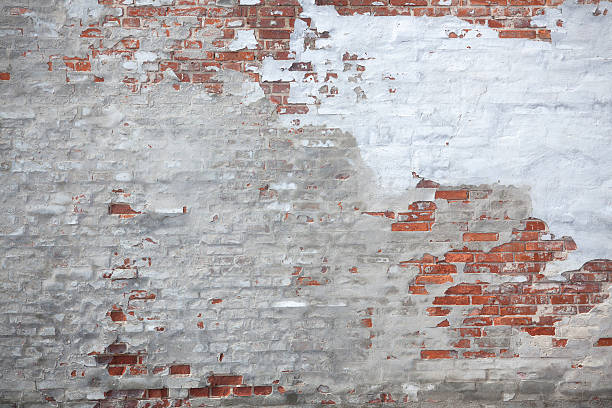 urban pared antigua - peeling paint wall white fotografías e imágenes de stock