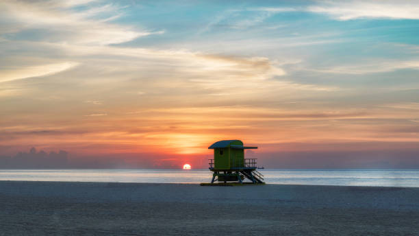 istock Miami Beach, lifeguard tower at sunrise 1672285131