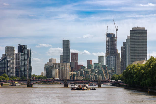 istock Lambeth Bridge and London's growing financial district 1672300148