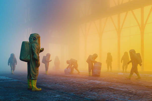 homens em hazmat terno limpando a rua da cidade - radiation protection suit toxic waste protective suit cleaning - fotografias e filmes do acervo