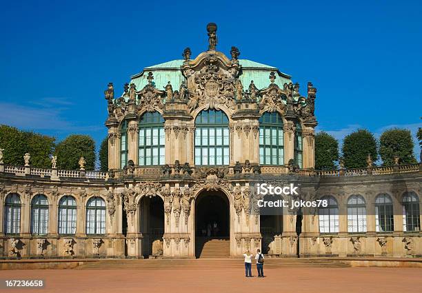 Знаменитый Архитектурный Комплекс Цвингер В Дрезден Германия — стоковые фотографии и другие картинки Дрезден - Германия