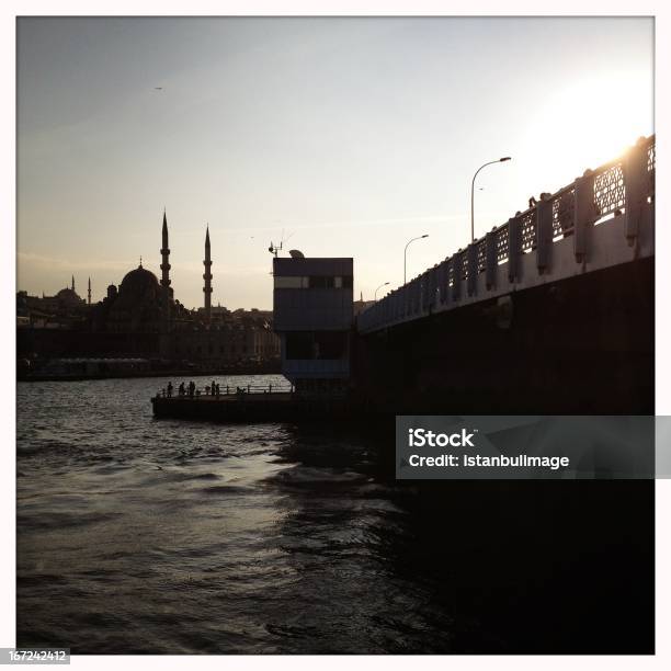 Die Galatabrücke In Istanbul Stockfoto und mehr Bilder von Abenddämmerung - Abenddämmerung, Bosporus, Brücke