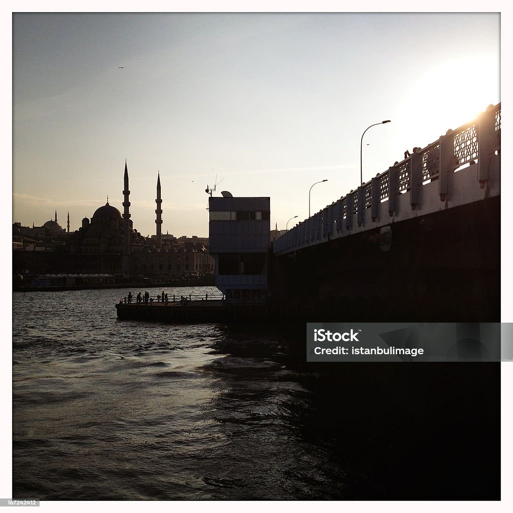Il ponte Galata a Istanbul - Foto stock royalty-free di Bosforo