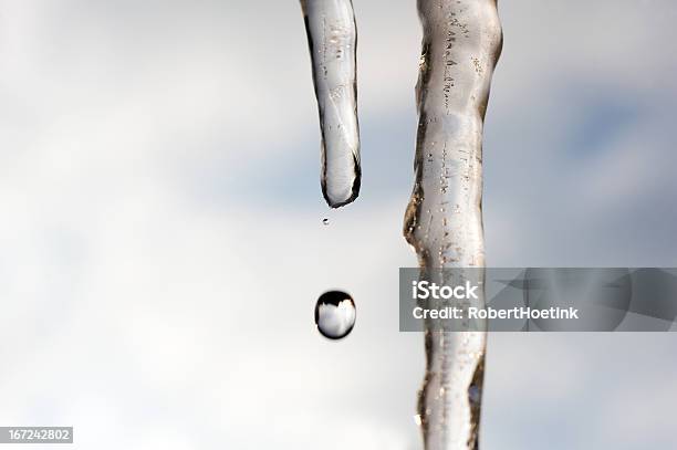 Drop Von Icicli Stockfoto und mehr Bilder von Eingefroren - Eingefroren, Eis, Eiskristall