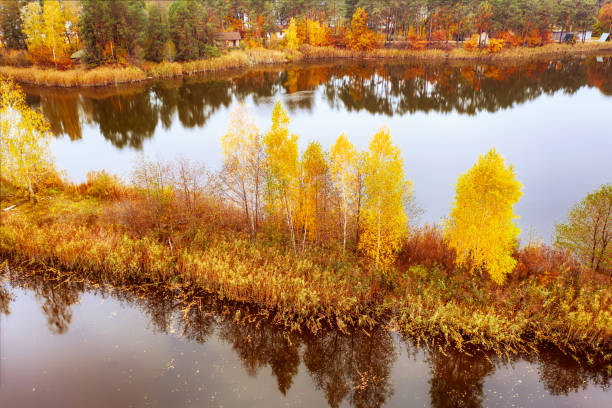 istock Beautiful autumn landscape 1672439303