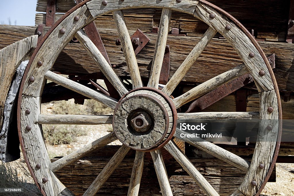 Ruota di carro - Foto stock royalty-free di Copriruota