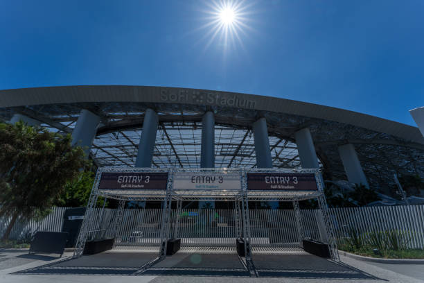 sofi stadium w los angeles to najnowocześniejszy obiekt sportowo-rozrywkowy, który został otwarty w 2020 roku. będzie gospodarzem meczów mistrzostw świata w 2026 roku - fifa world championship zdjęcia i obrazy z banku zdjęć