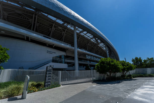 sofi stadium w los angeles to najnowocześniejszy obiekt sportowo-rozrywkowy, który został otwarty w 2020 roku. będzie gospodarzem meczów mistrzostw świata w 2026 roku - fifa world championship zdjęcia i obrazy z banku zdjęć