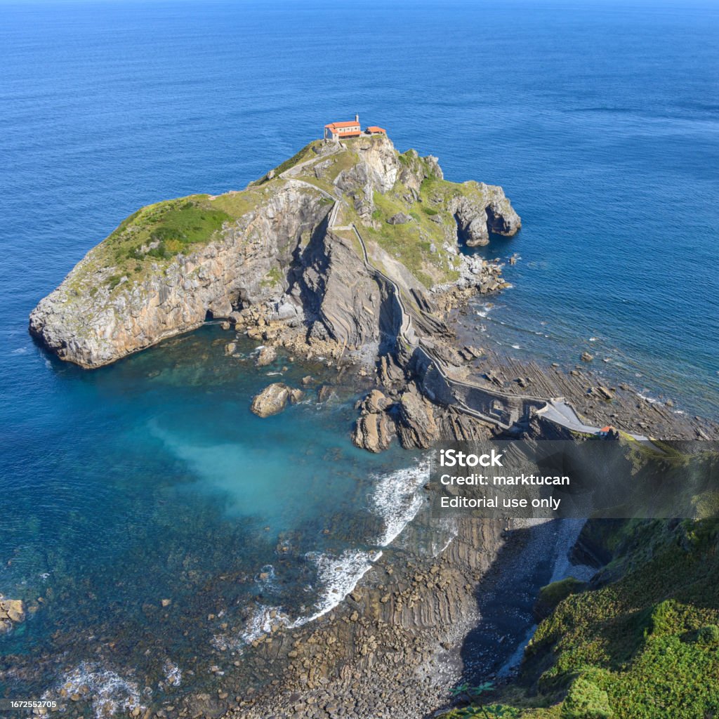 サンフアンデガステルガチェの庵とベルメオ近郊のバスク海岸の教会ビルバオスペイン カラー画像のストックフォトや画像を多数ご用意 カラー