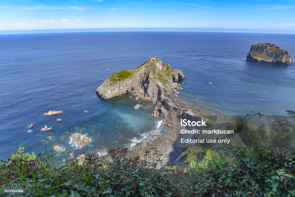 サンフアンデガステルガチェの庵とベルメオ近郊のバスク海岸の教会ビルバオスペイン カラー画像のストックフォトや画像を多数ご用意 カラー