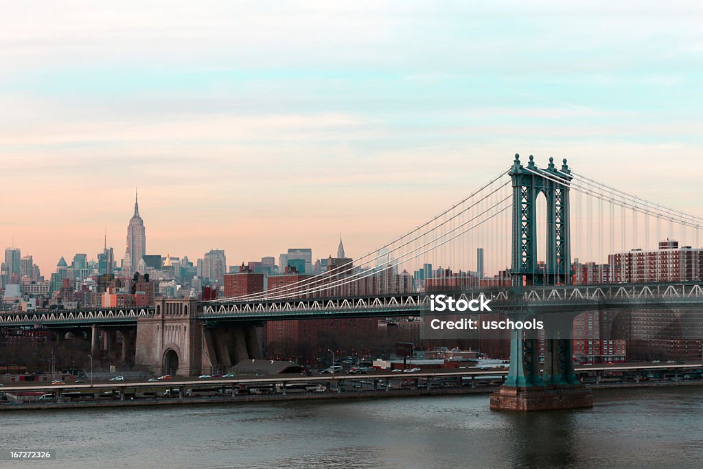Ponte de Manhattan, em Nova York - Foto de stock de Arranha-céu royalty-free
