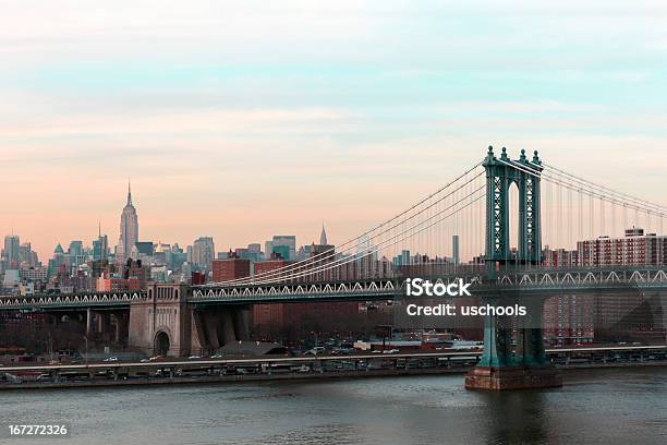 Foto de Ponte De Manhattan Em Nova York e mais fotos de stock de Arranha-céu - Arranha-céu, Atlântico Central EUA, Baixo Manhattan