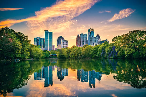 skyline di atlanta - piedmont park foto e immagini stock