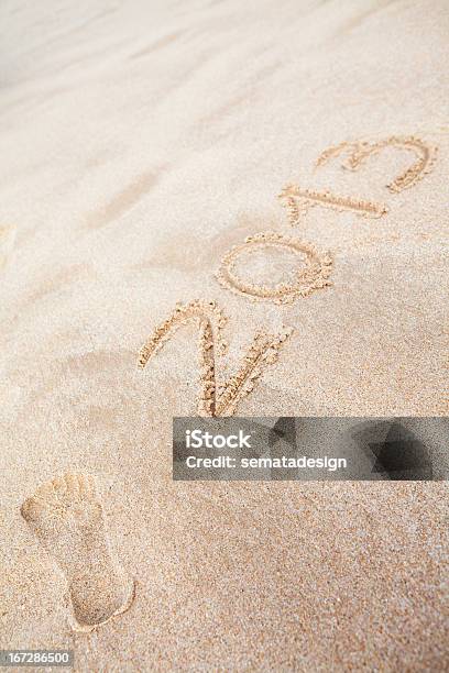 Foto de Novo Ano 2013 Mensagem Na Praia e mais fotos de stock de 2013 - 2013, A Data, Ano novo