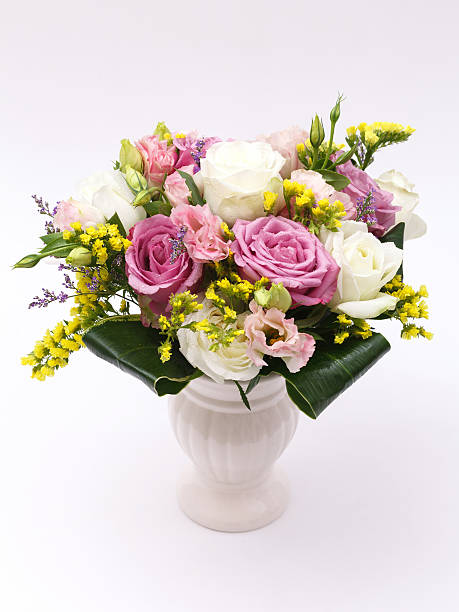 istock flowers in vase 167299423