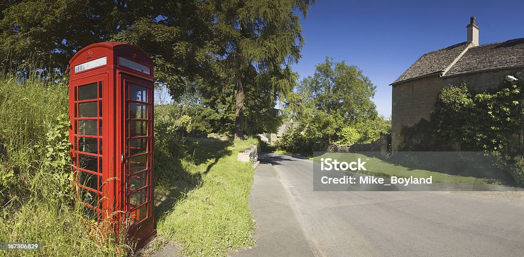 ヴィラージュ電話ボックス - イギリスのロイヤリティフリーストックフォト