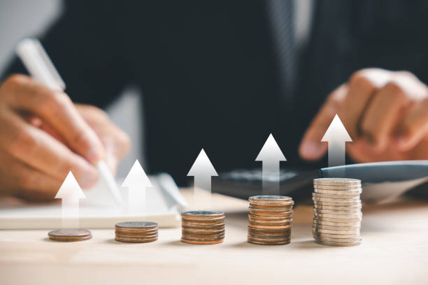 istock Real estate market, graph, up arrow 1673085695
