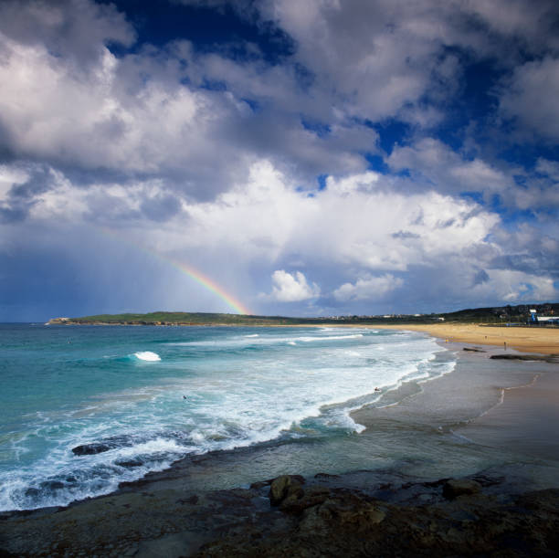 maroubra beach, spiagge orientali, sydney - maroubra beach foto e immagini stock