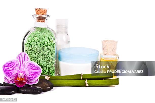 Prodotti Cosmetici - Fotografie stock e altre immagini di Bottiglia - Bottiglia, Composizione orizzontale, Cosmetici