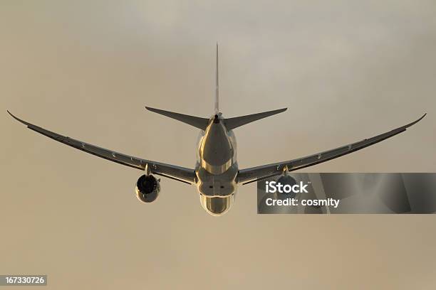 Photo libre de droit de Moderne Airliner Pour banque d'images et plus d'images libres de droit de Aile d'avion - Aile d'avion, Avion, Avion de tourisme