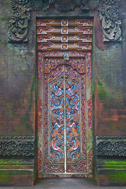 istock door stone carved 167341760