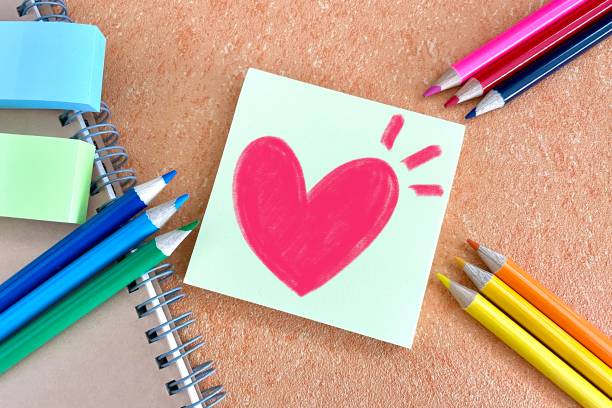 istock A memo with a picture 1673584440
