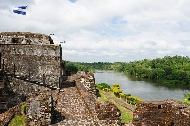 nicaragua, fortified castle in el castillo - 尼加拉瓜 個照片及圖片檔