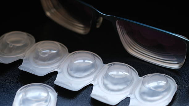 istock Daily disposable contact lenses with an ordinary glasses. 1673657294