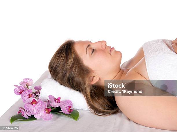 Day Spa Aromatherapiemassage Auf Tisch Stockfoto und mehr Bilder von Aromatherapie - Aromatherapie, Auf dem Rücken liegen, Blondes Haar