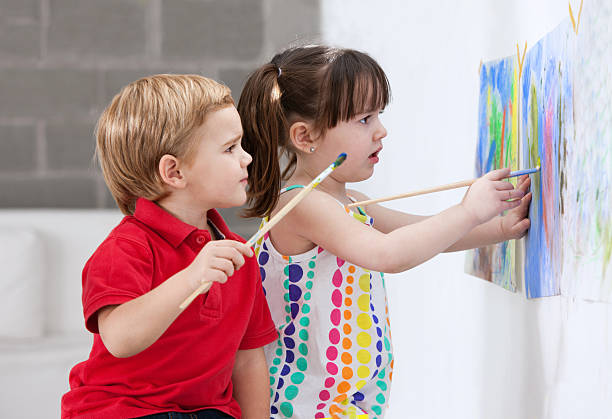 istock Painting kids 167403016