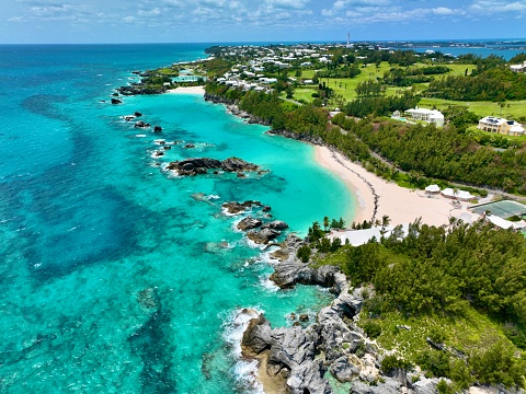 Bermuda’s coast with bright baby blue water on a sunny day.