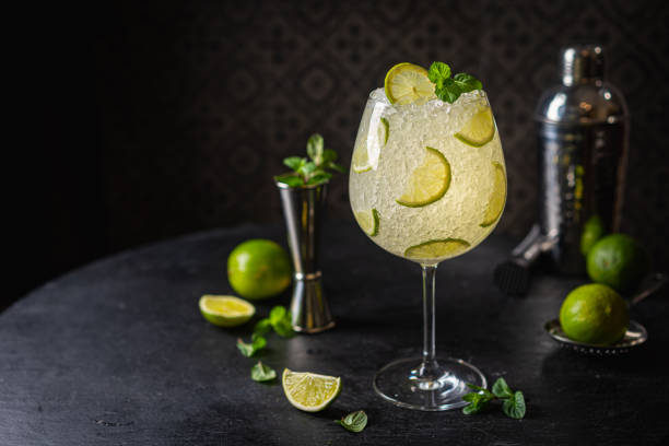 istock Margarita cocktail with lime 1674141309