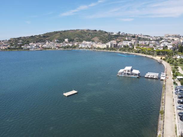 istock Bacoli Lago Miseno 1674157328