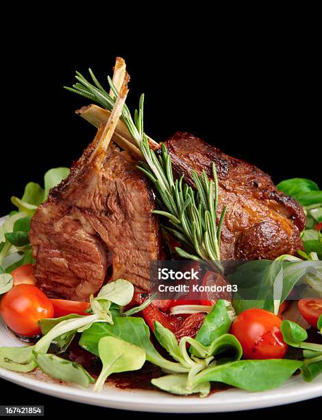 Rari Fritte Di Agnello Isolato Su Nero - Fotografie stock e altre immagini di Al sangue - Al sangue, Alla griglia, Arrosto - Cibo cotto