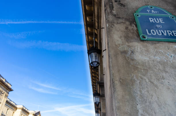 istock RUE DU LOUVRE, signboard 1674232556
