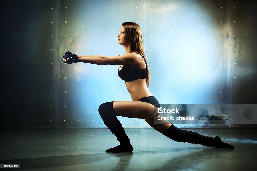 Молодая сексуальная женщина фитнес - Стоковые фото 20-29 лет роялти-фри