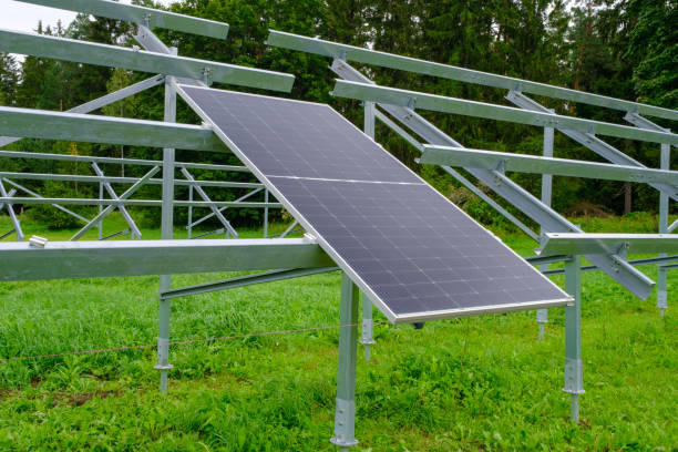 istock Solar panel with nano coating. Renewable energy from the sun, green energy, concept Generate energy. Side view of the panels during construction. Metal constructions 1674493732
