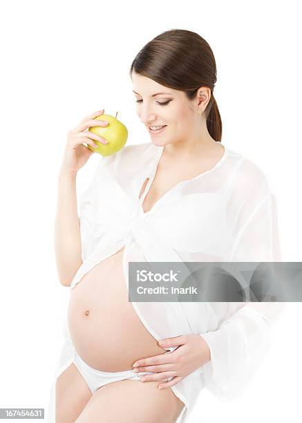 Schwangere Frau Mit Apfel Schwangerschaft Und Ernährung Stockfoto und mehr Bilder von Abnehmen