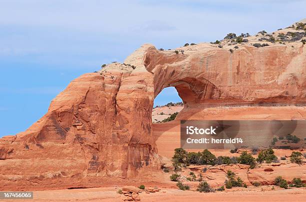 Wilson Arch Foto de stock y más banco de imágenes de Wilson Arch - Wilson Arch, Aire libre, Arco natural