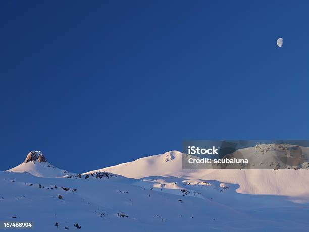 Alpine Winter Landschaft Mit Mond Stockfoto und mehr Bilder von Alpen - Alpen, Aufnahme von unten, Beleuchtet