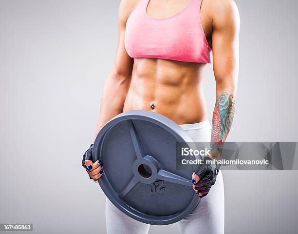 Fêmea Muscular - Fotografias de stock e mais imagens de Abdómen - Abdómen, Abdómen Humano, Adulto