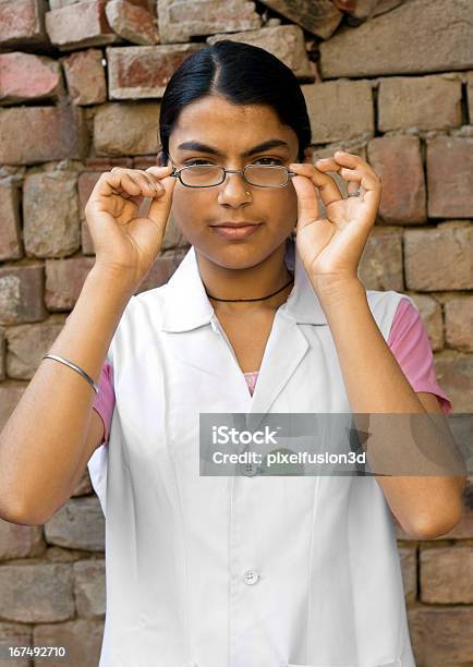 Enfermería Retrato De La India Foto de stock y más banco de imágenes de 20-24 años - 20-24 años, Adulto, Adulto joven