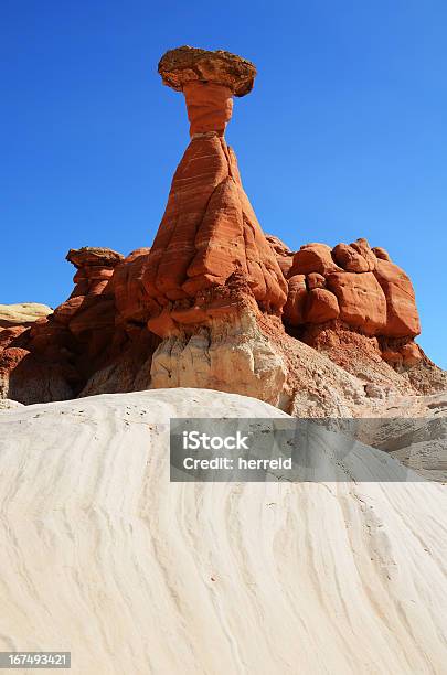 Photo libre de droit de Paria Rimrocks Rouge Champignon Vénéneux banque d'images et plus d'images libres de droit de Badlands