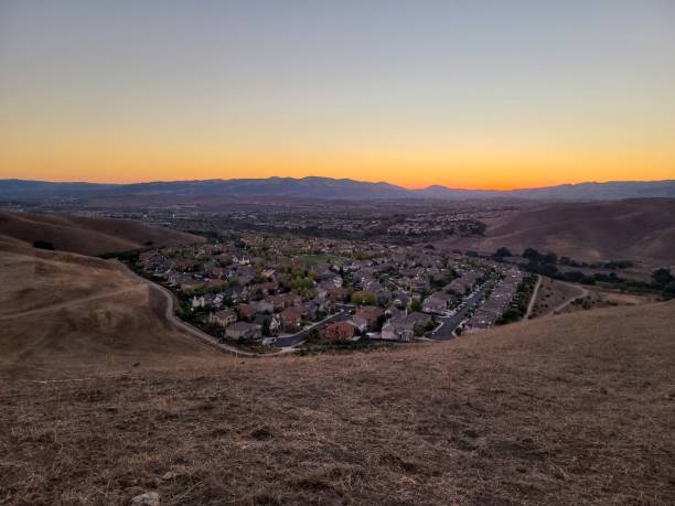 istock Sunset light in San Ramon from Tassajara Ridge, California 1675072296