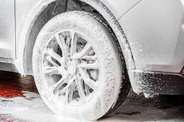 istock Car washing and detailing 1675255163