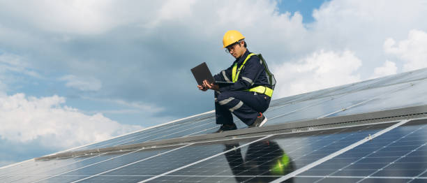 istock Service engineer checking solar cell on the roof for maintenance if there is a damaged part. Engineer worker install solar panel. Clean energy concept. 1675291936